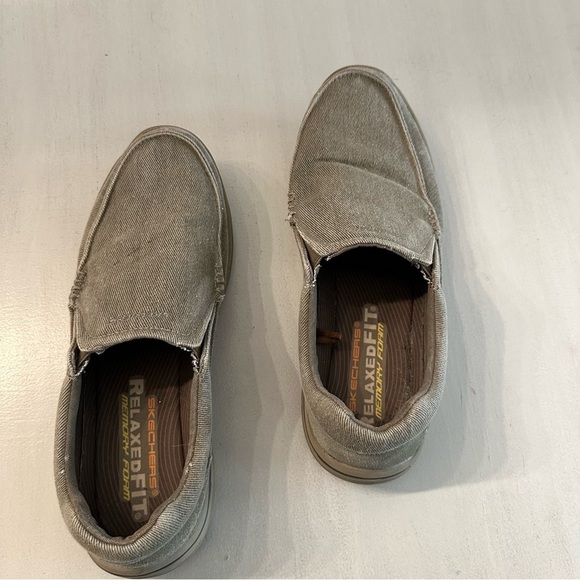 Skechers Men’s Relaxed Fit Memory Foam Khaki Canvas Slip On Shoes Sz 13 GUC - Picture 2 of 14